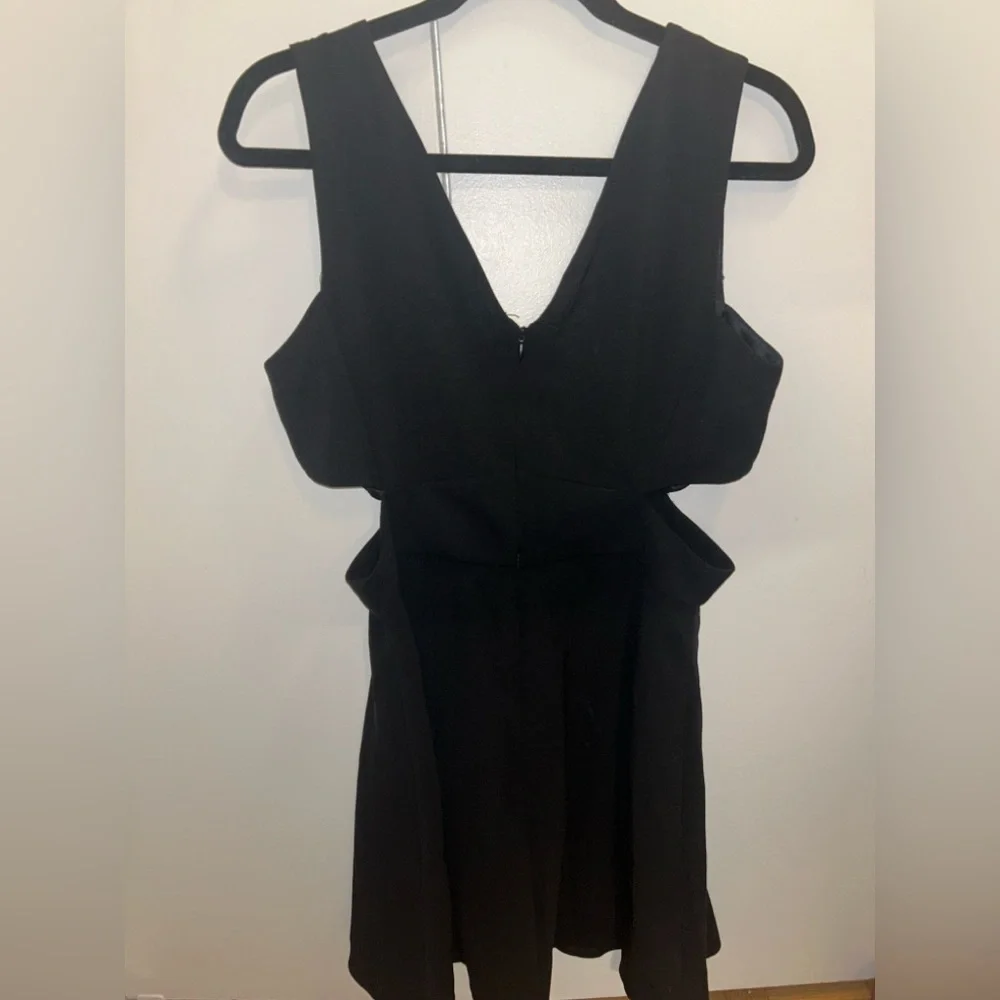 Zara Cut Out Dress - Picture 2 of 2